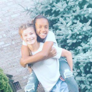 Meet your Posher, Emrey